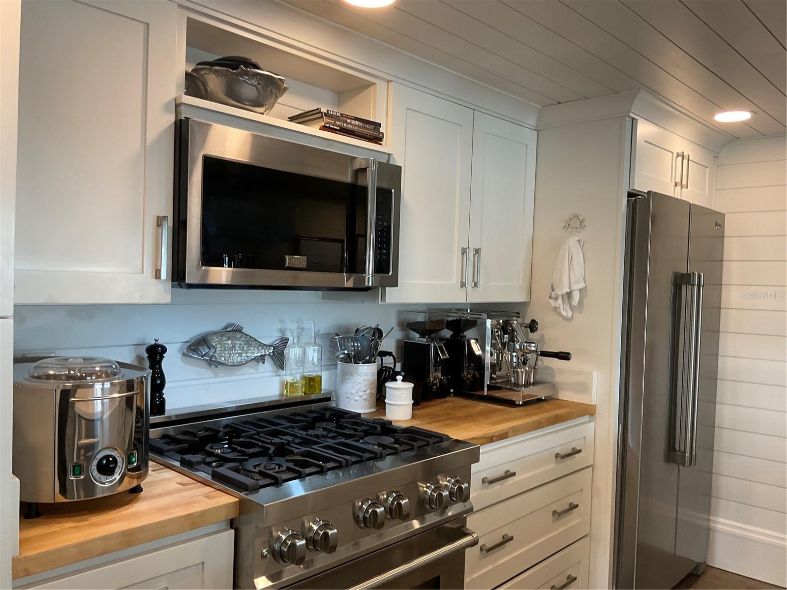 Listing photo id 9 for 18675 Us Highway 19 N 132