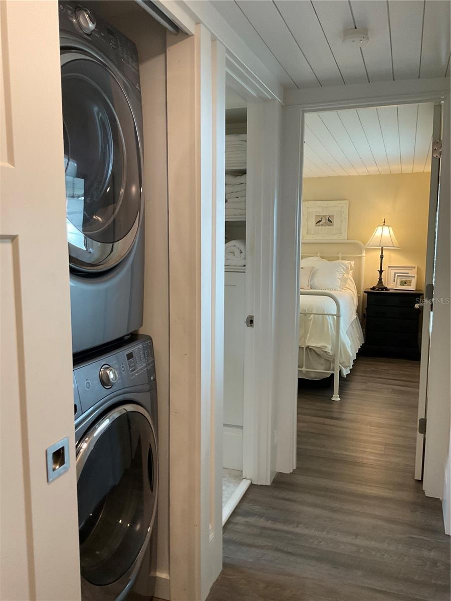 Listing photo id 17 for 18675 Us Highway 19 N 132