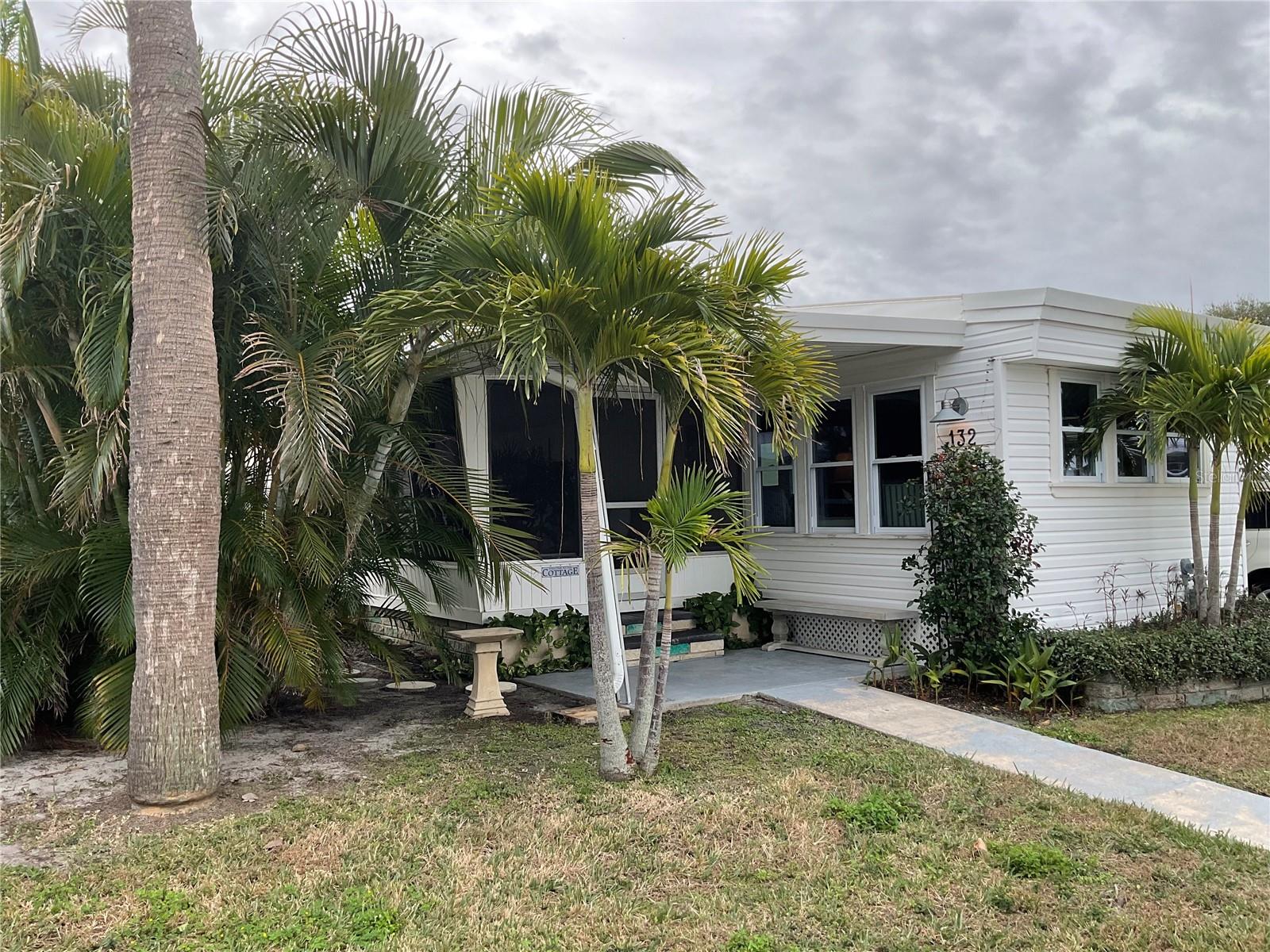 Listing photo id 0 for 18675 Us Highway 19 N 132