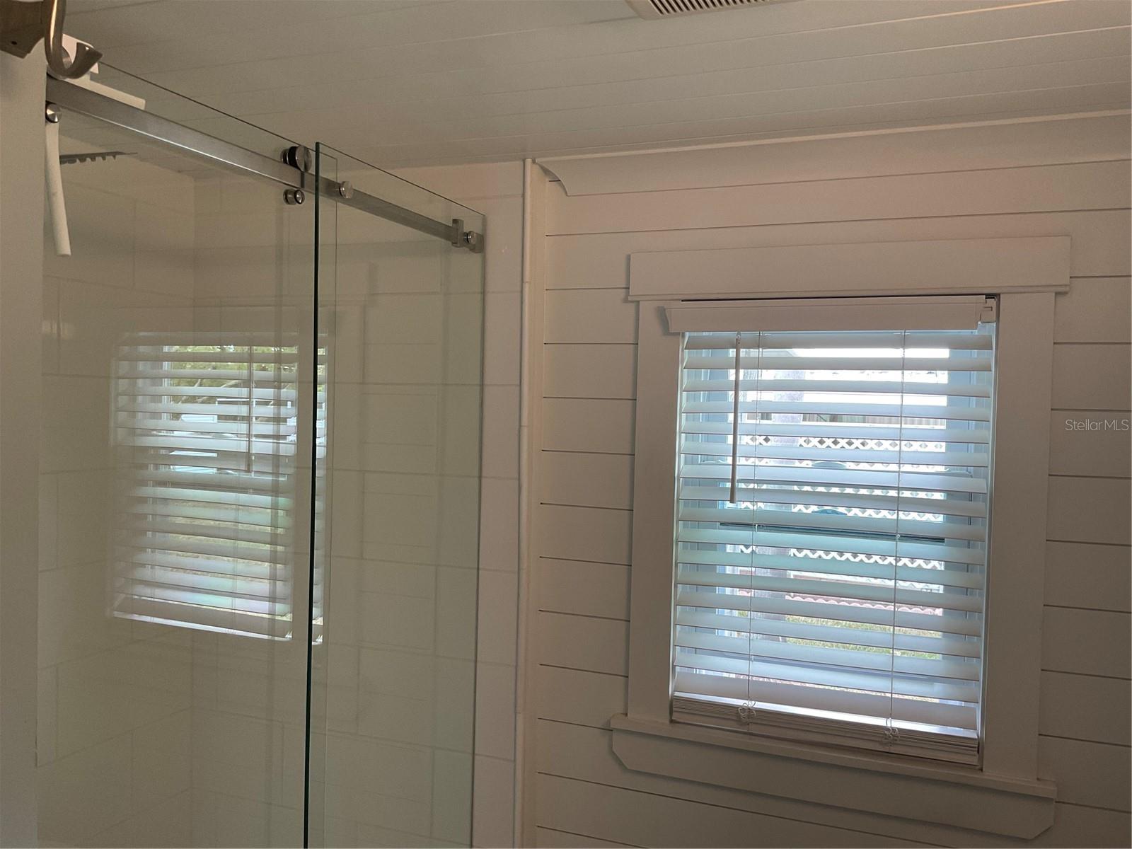 Listing photo id 22 for 18675 Us Highway 19 N 132