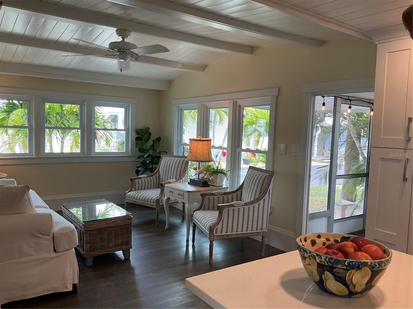 Listing photo id 4 for 18675 Us Highway 19 N 132