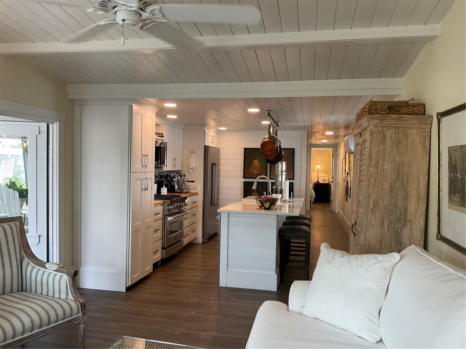 Listing photo id 5 for 18675 Us Highway 19 N 132