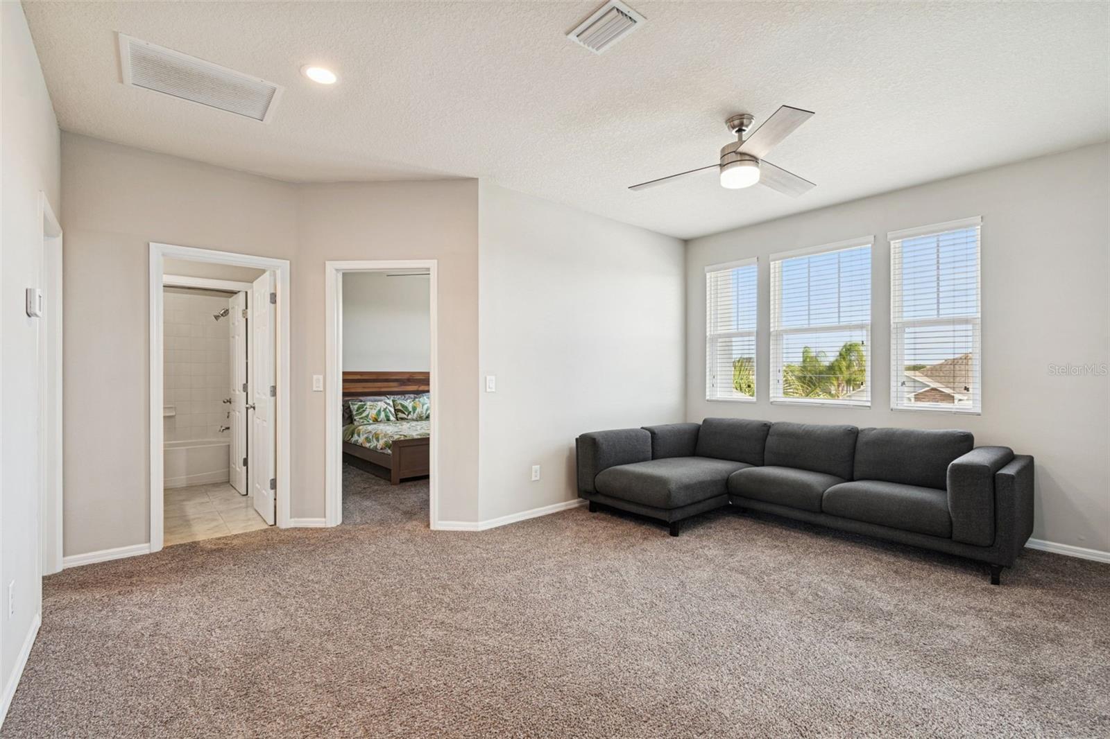 Image 18 of 44 For 19543 Long Lake Ranch Boulevard