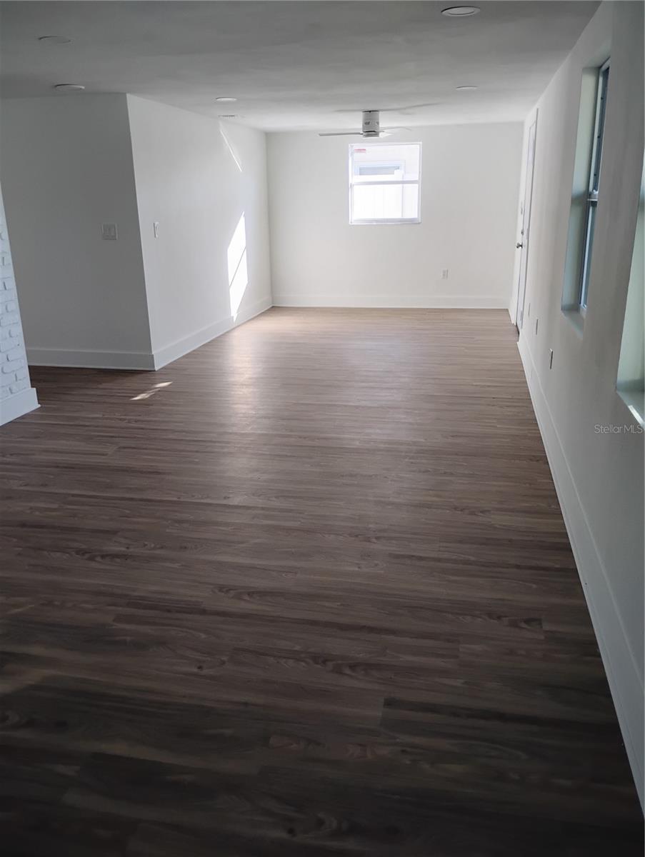 Image 9 of 24 For 11234 Areca Drive