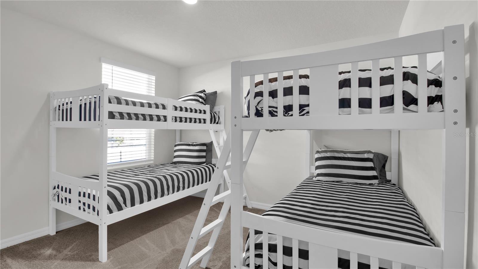 Image 31 of 34 For 16762 Carlton Pond Street