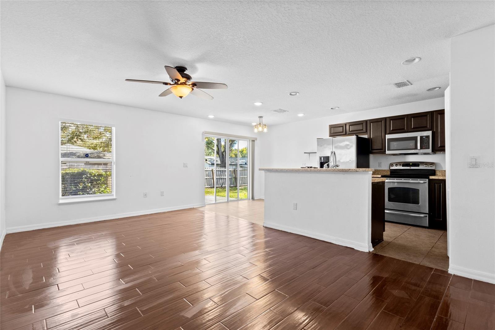 Image 19 of 25 For 4431 Ashburn Square Drive