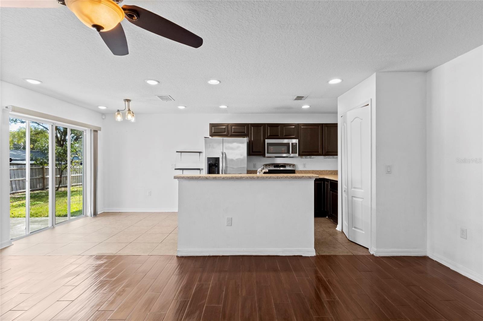 Image 21 of 25 For 4431 Ashburn Square Drive