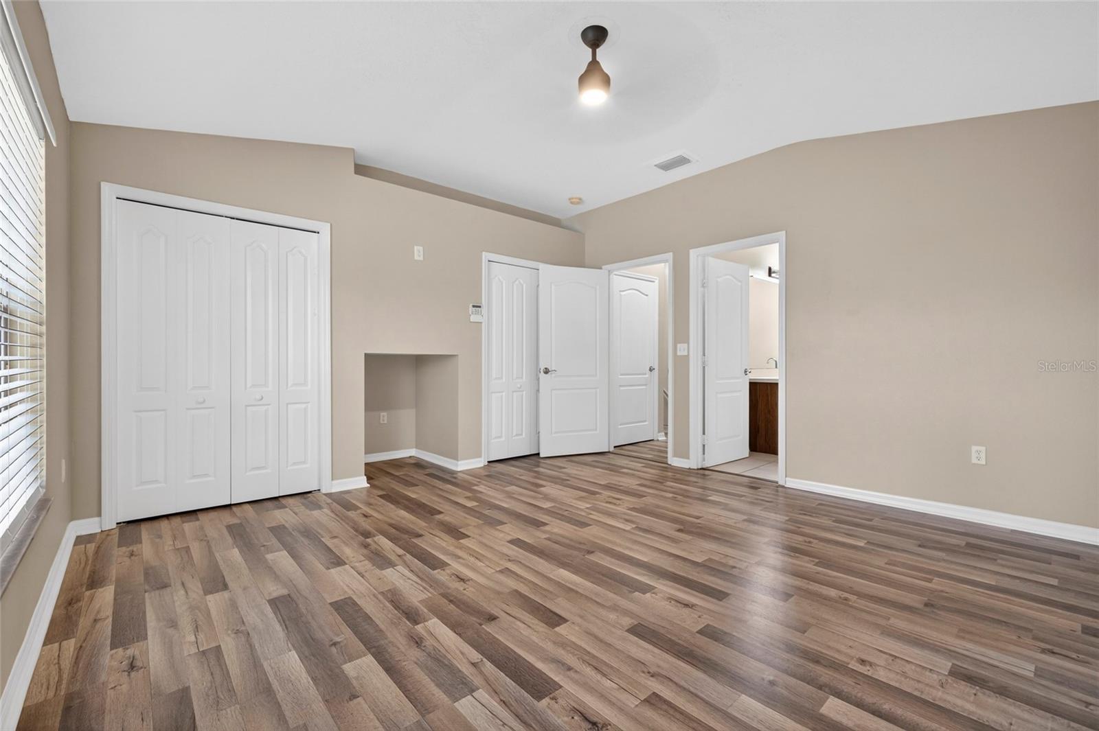 Image 20 of 34 For 3401 High Hampton Circle