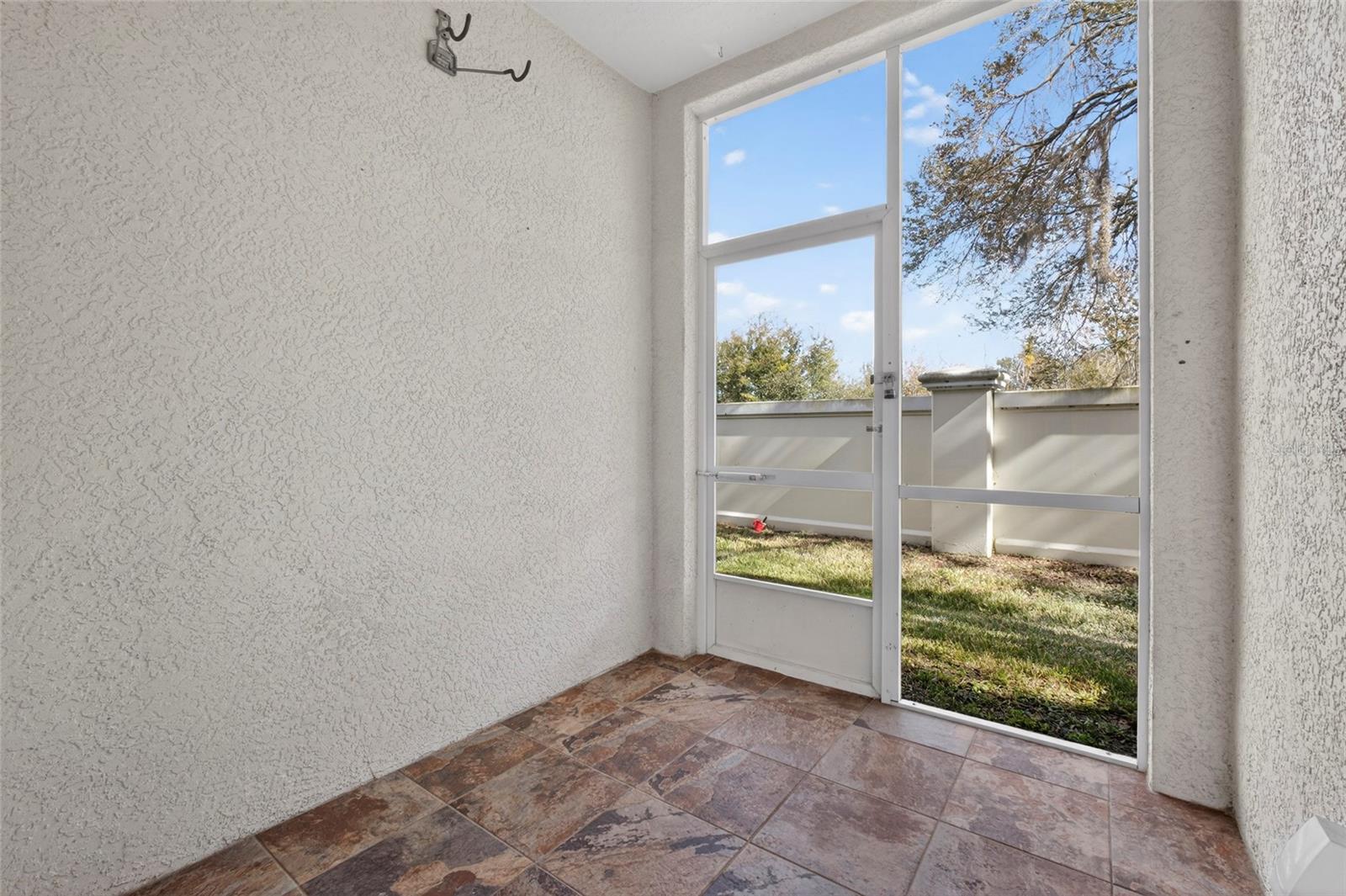 Image 23 of 34 For 3401 High Hampton Circle