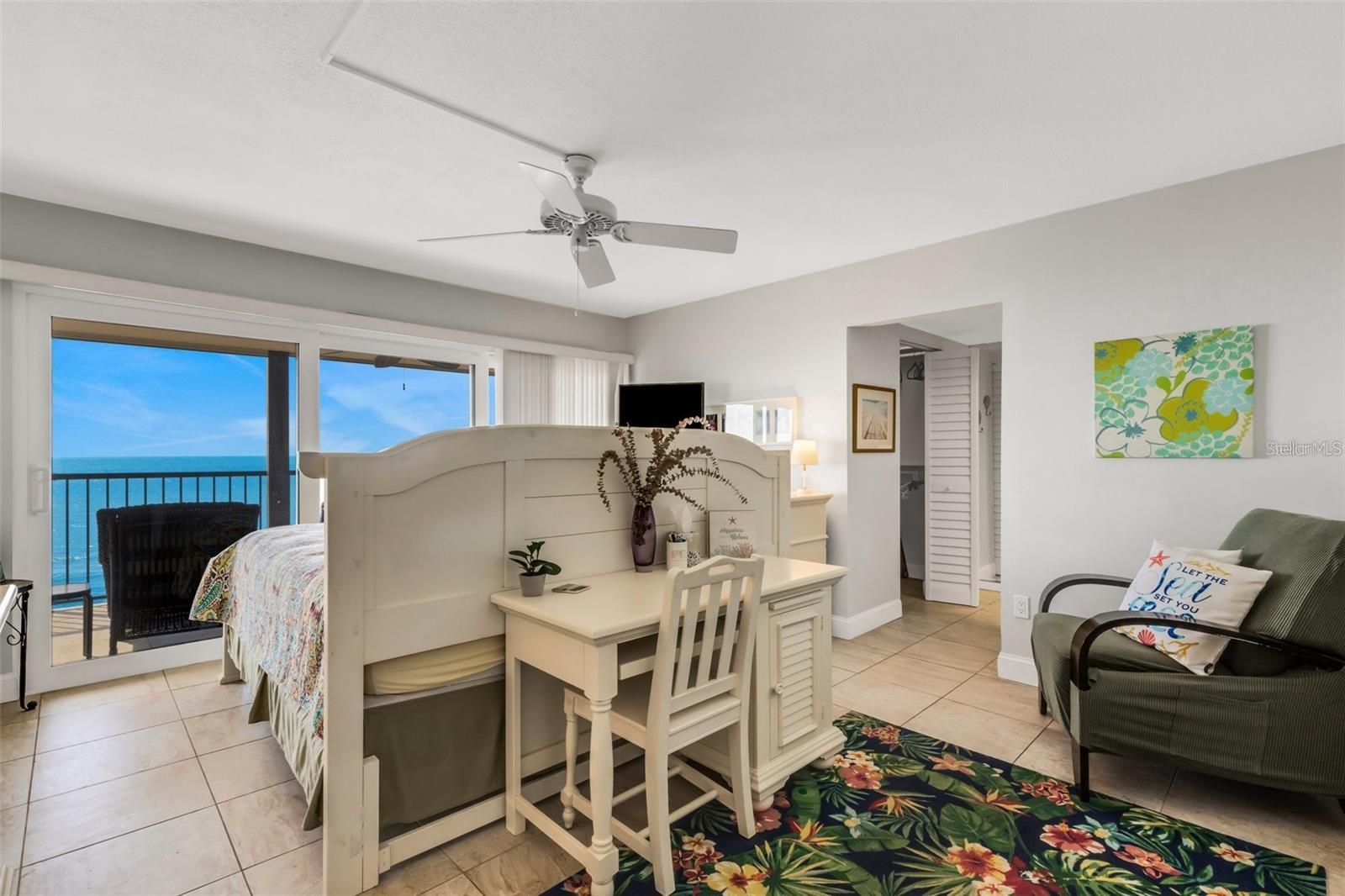 Listing photo id 8 for 15000 Gulf Boulevard 703