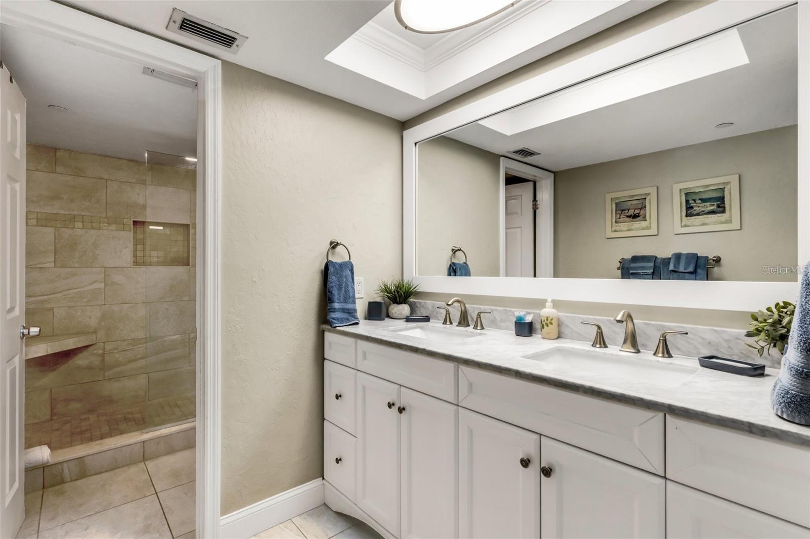 Listing photo id 10 for 15000 Gulf Boulevard 703