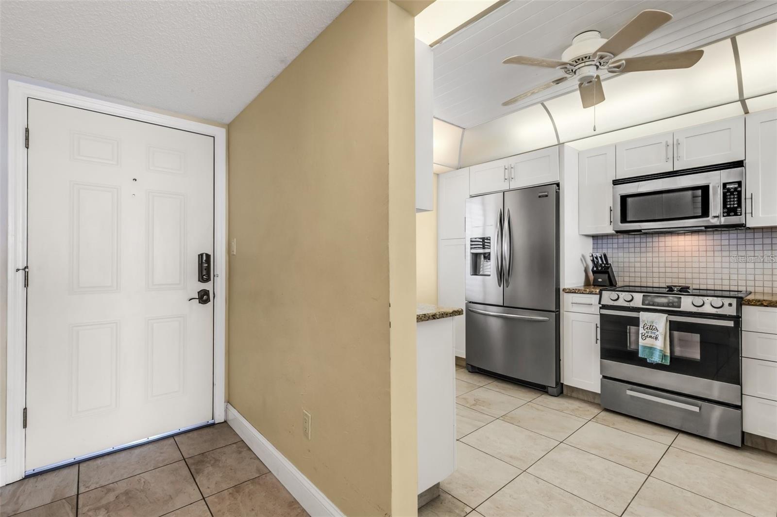 Listing photo id 12 for 15000 Gulf Boulevard 703