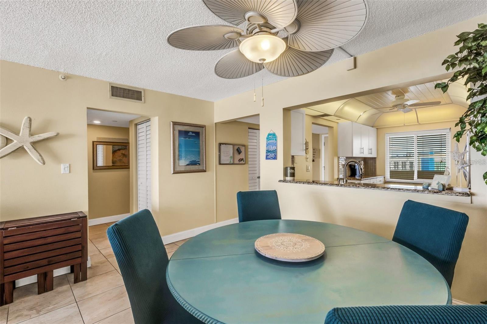 Listing photo id 20 for 15000 Gulf Boulevard 703