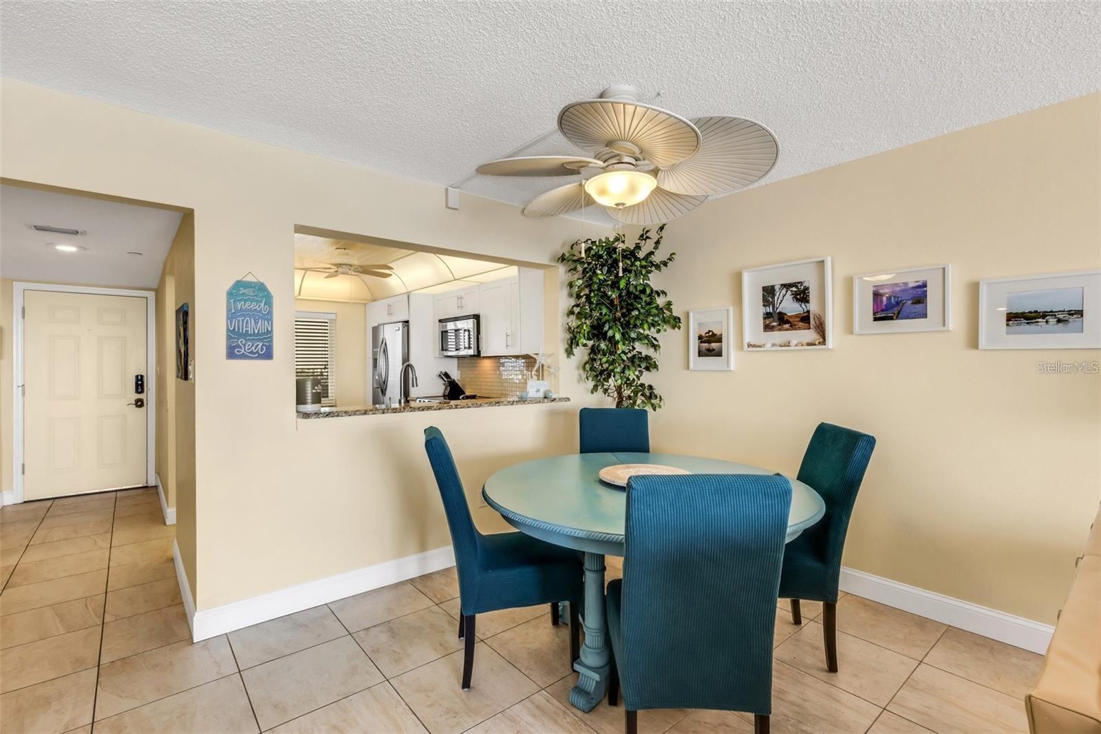Listing photo id 21 for 15000 Gulf Boulevard 703