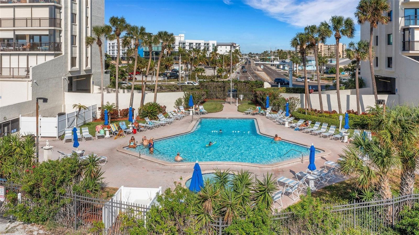 Listing photo id 30 for 15000 Gulf Boulevard 703