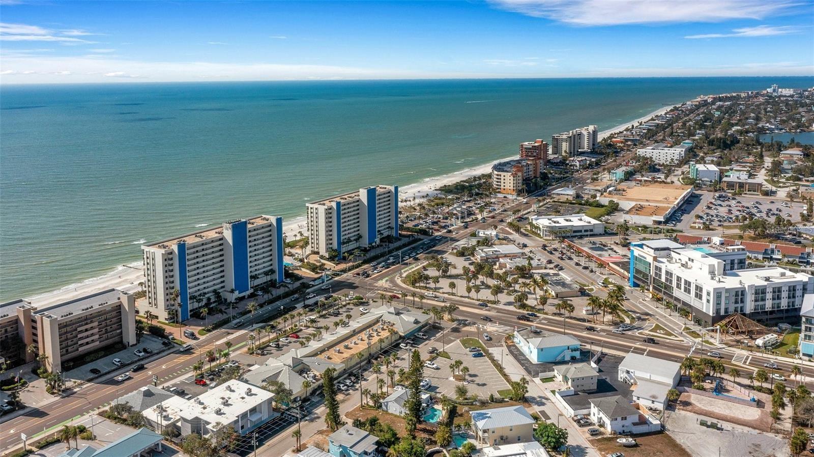 Listing photo id 32 for 15000 Gulf Boulevard 703