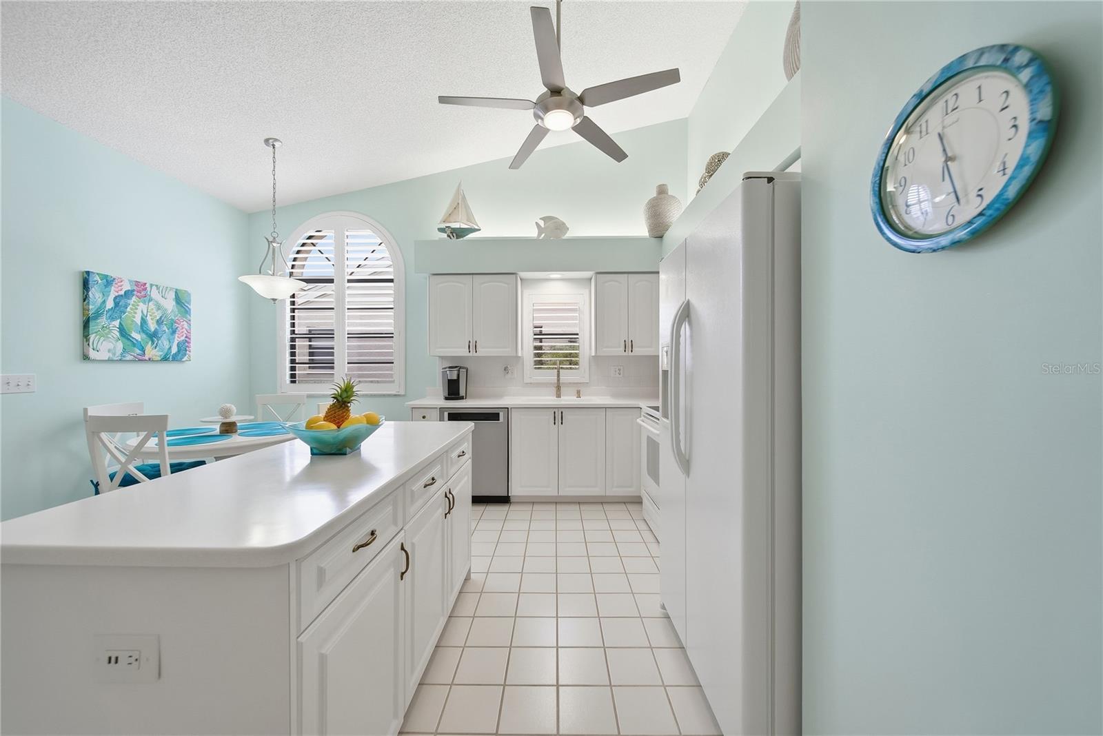 Image 10 of 34 For 5550 Salem Square Drive S