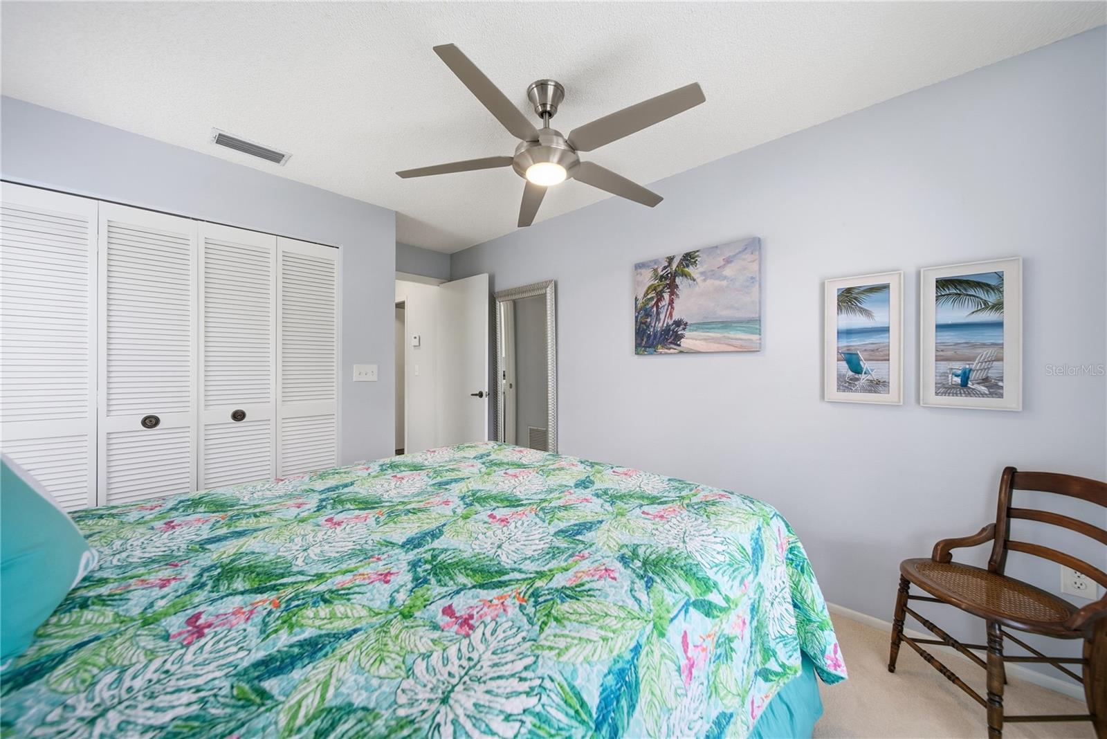 Image 21 of 34 For 5550 Salem Square Drive S