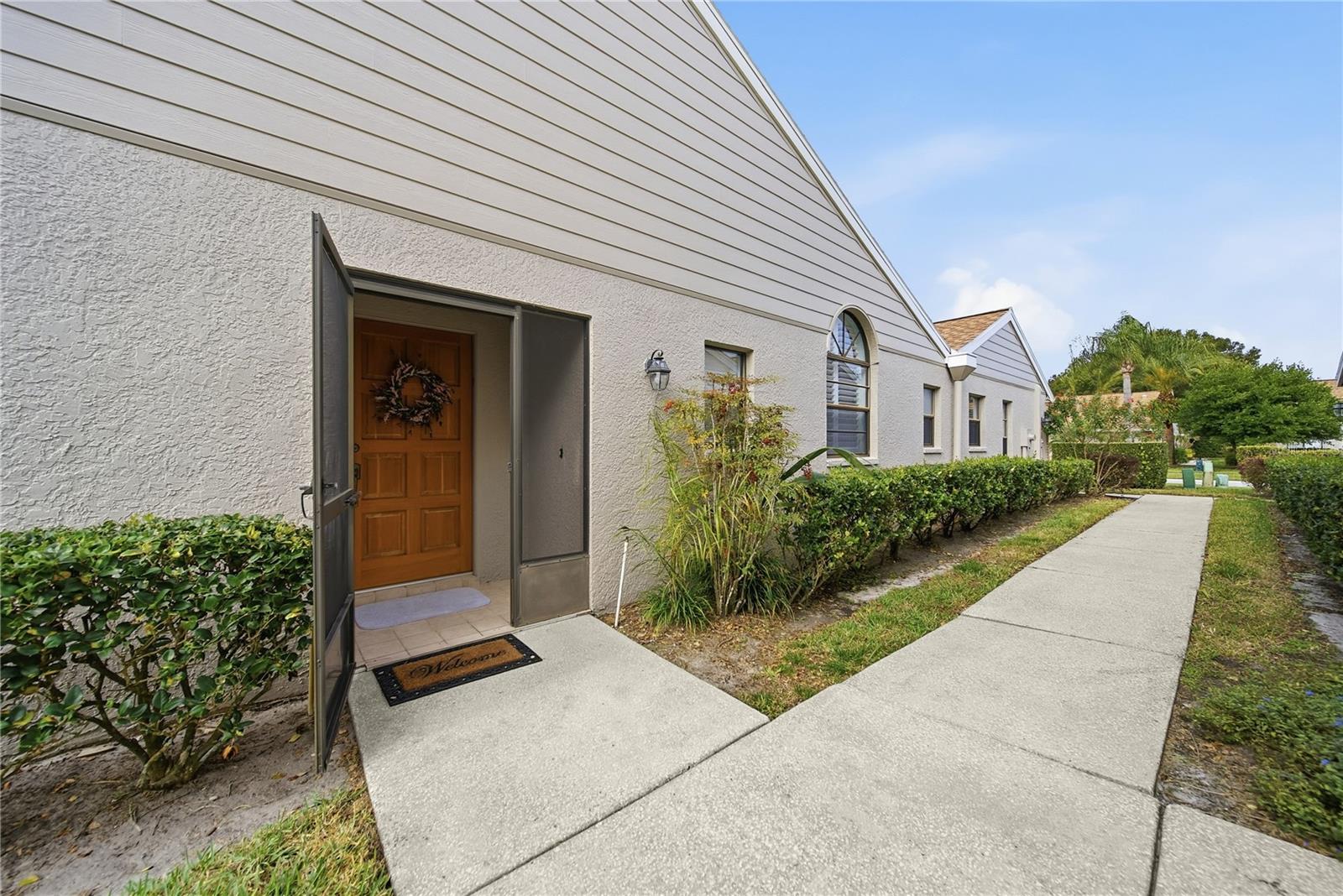 Image 4 of 34 For 5550 Salem Square Drive S