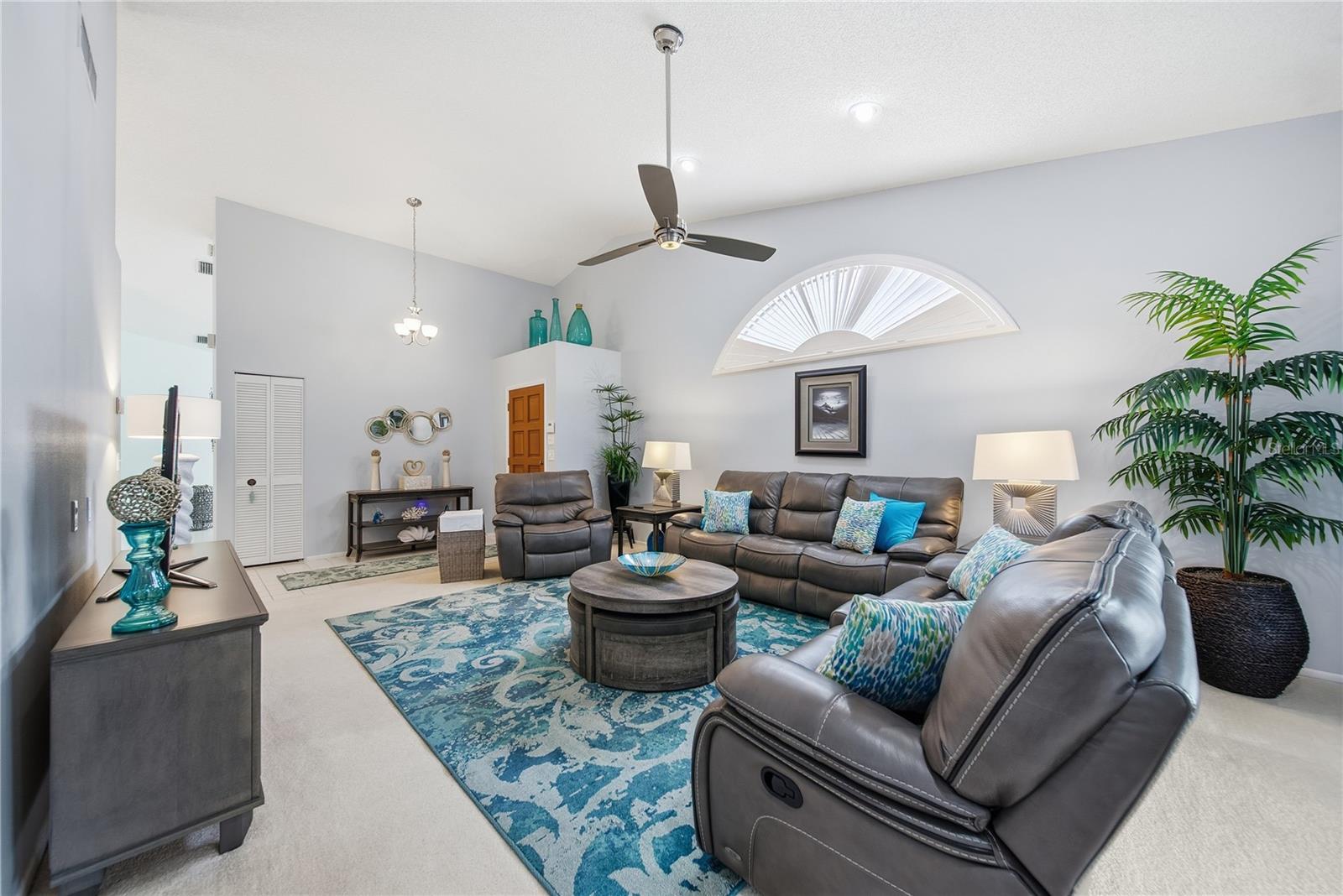 Image 6 of 34 For 5550 Salem Square Drive S