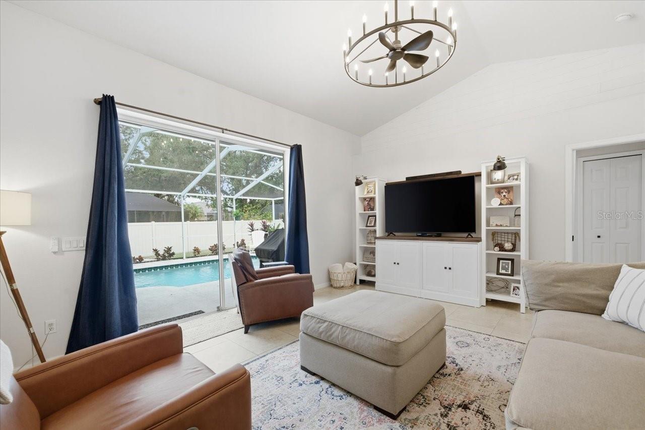 Image 24 of 50 For 15207 Arbor Hollow Drive