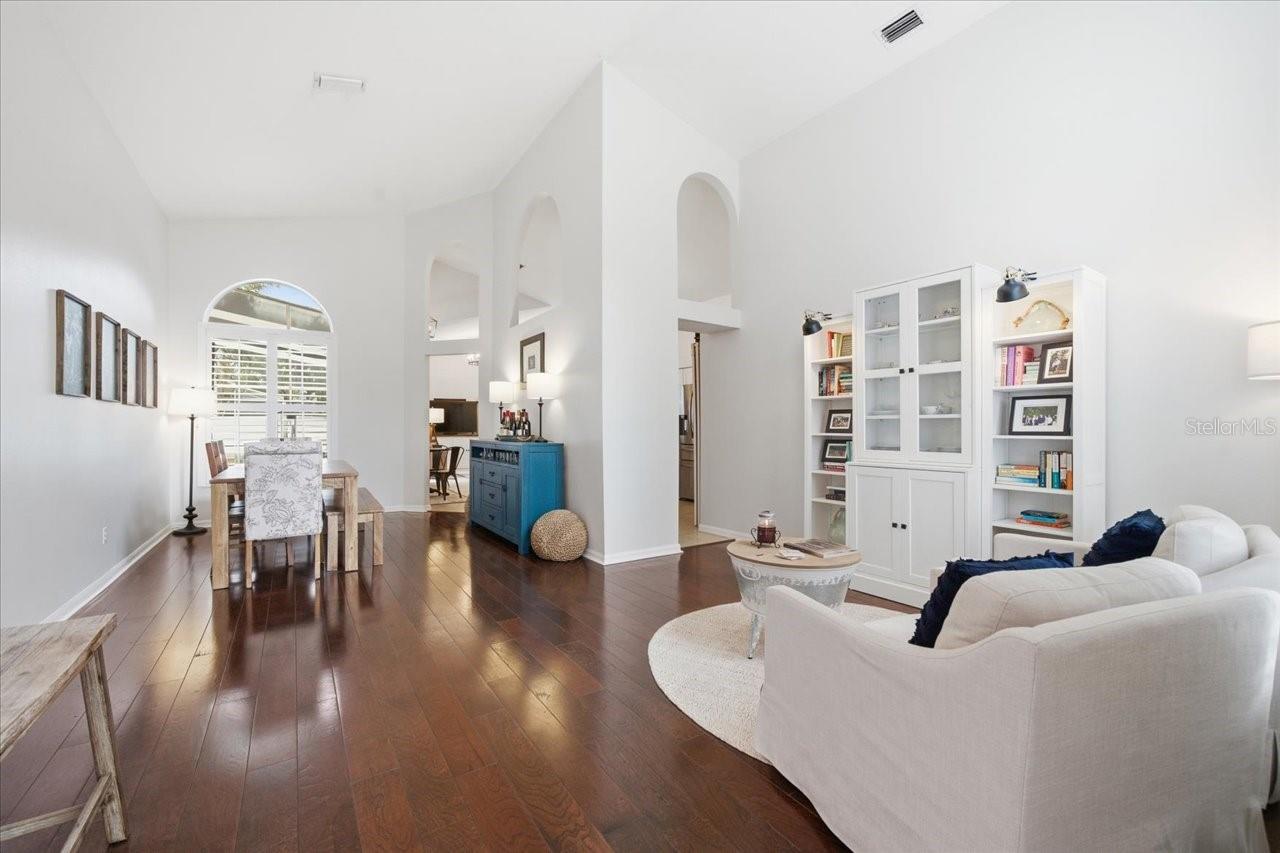 Image 4 of 50 For 15207 Arbor Hollow Drive