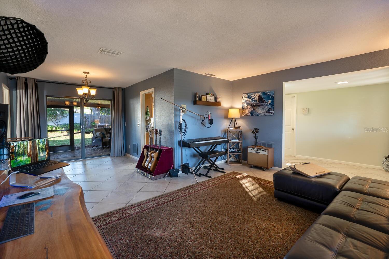 Image 15 of 48 For 3105 Glenwood Court