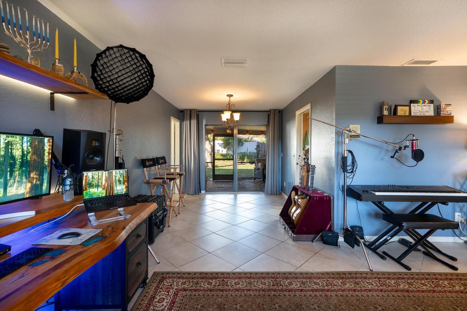 Image 18 of 48 For 3105 Glenwood Court