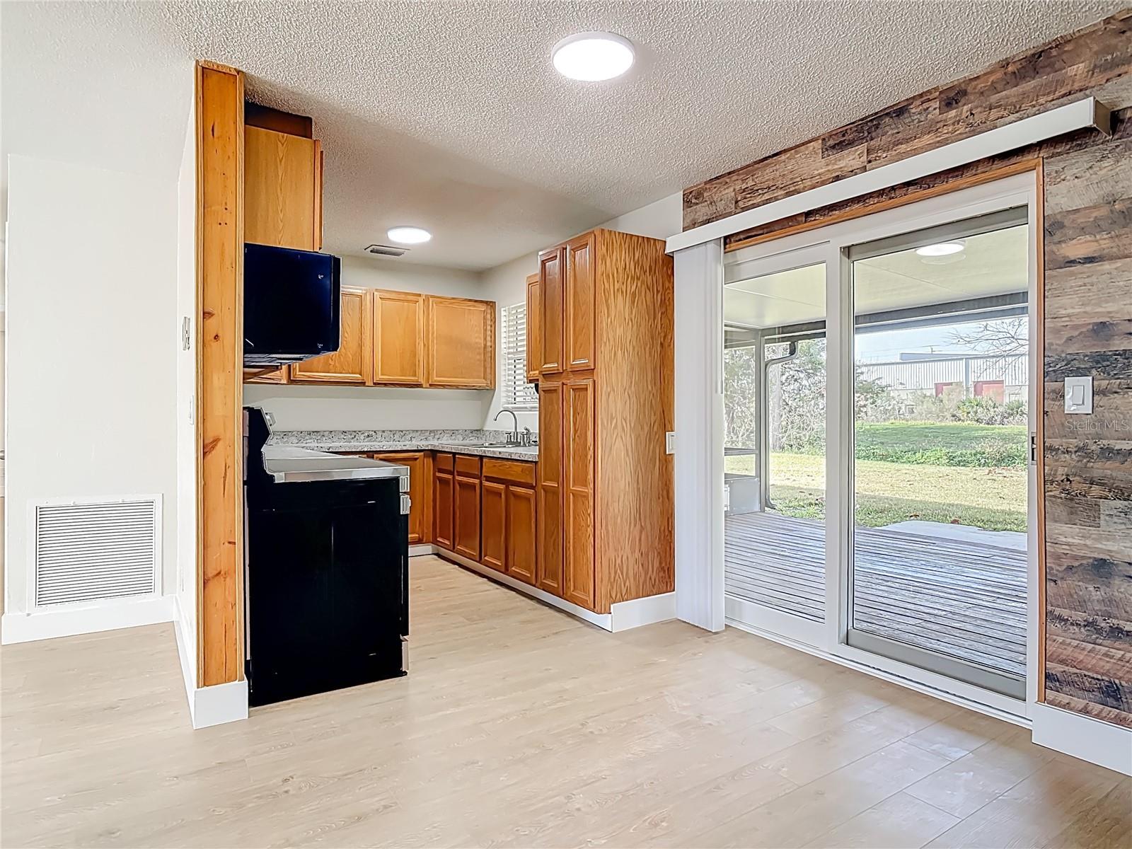 Image 12 of 46 For 318 Scotland Drive