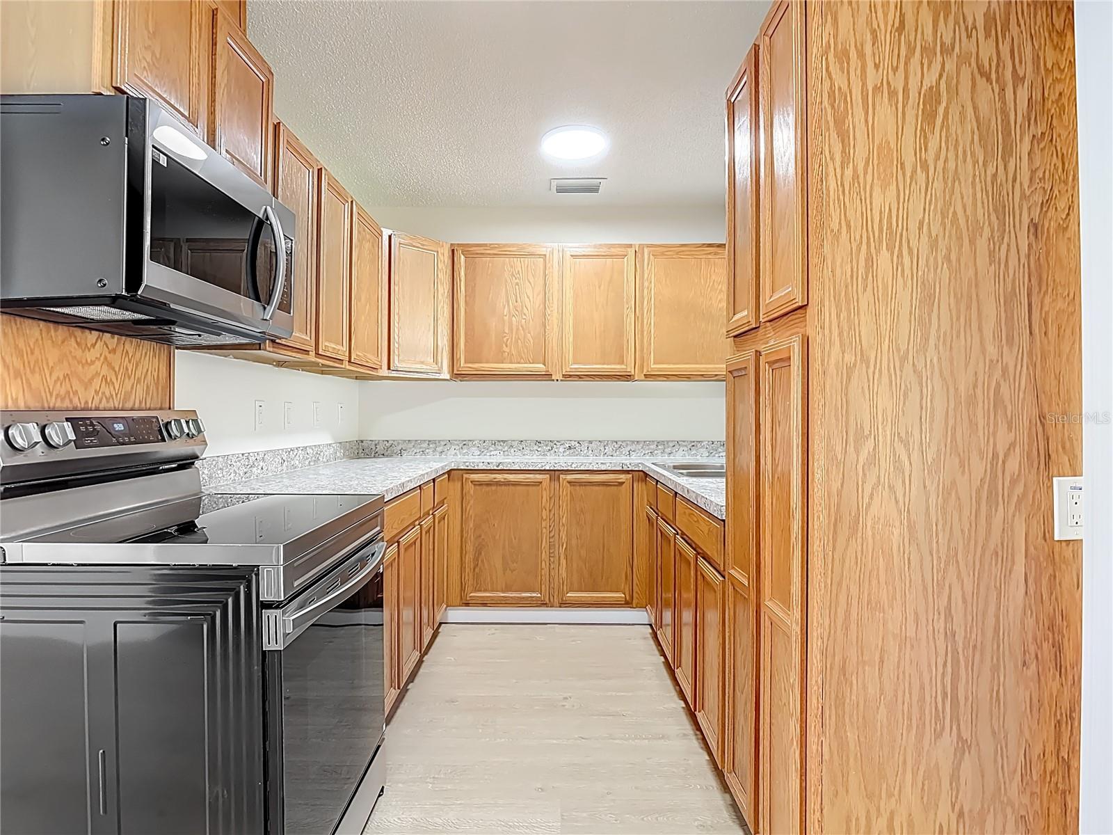 Image 14 of 46 For 318 Scotland Drive