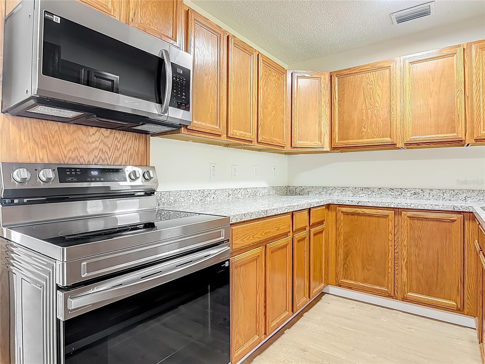 Image 15 of 46 For 318 Scotland Drive