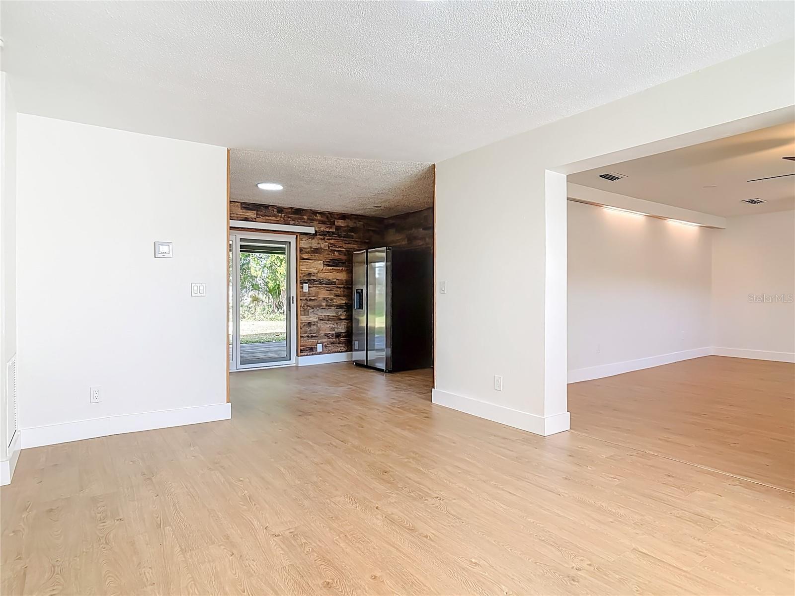 Image 3 of 46 For 318 Scotland Drive