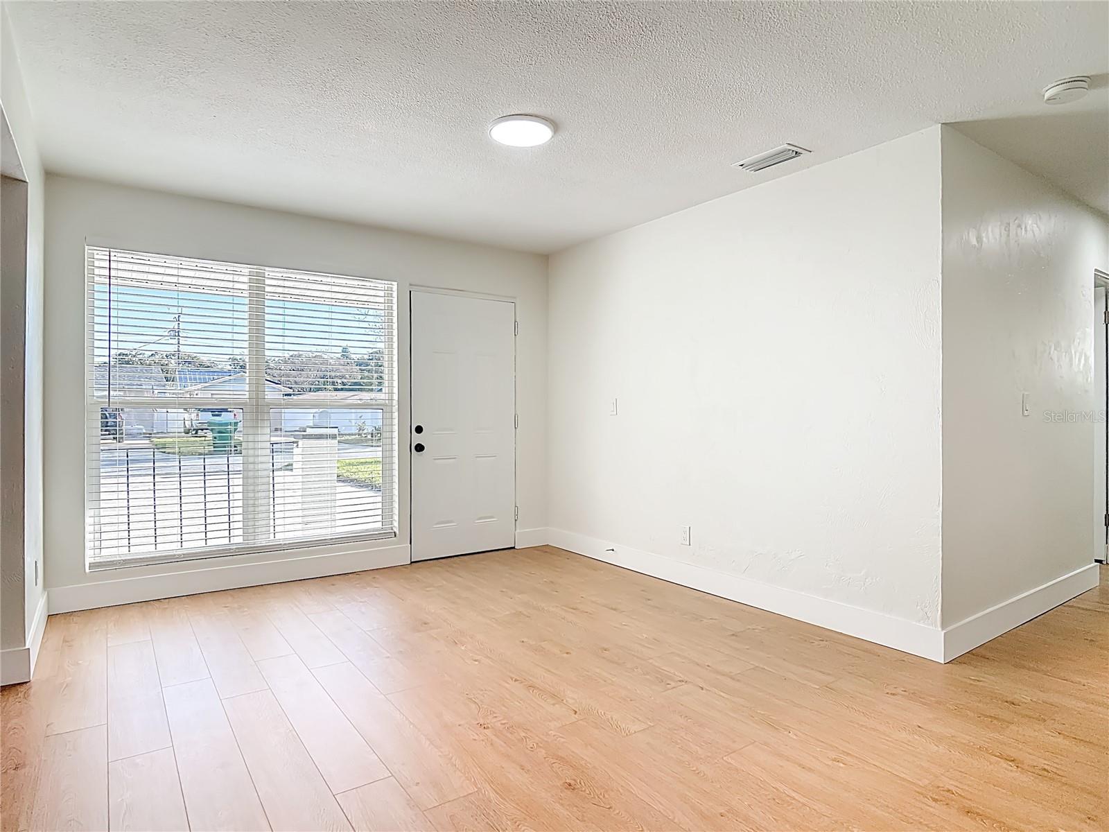 Image 5 of 46 For 318 Scotland Drive