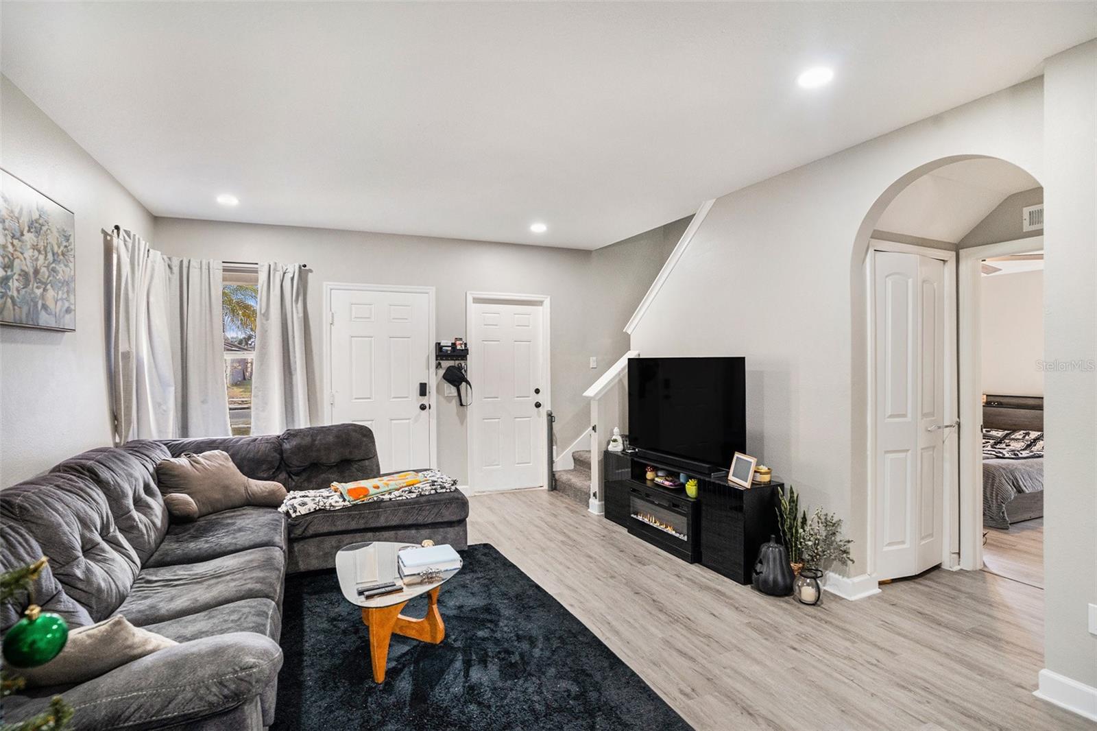 Listing photo id 5 for 8430 Quarter Horse Drive