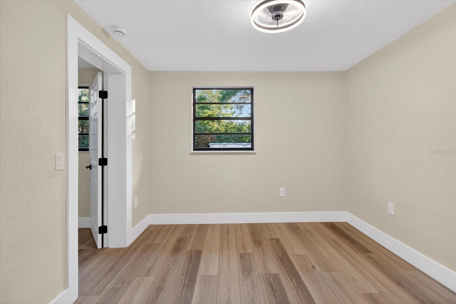 Image 32 of 43 For 5612 Mallow Street