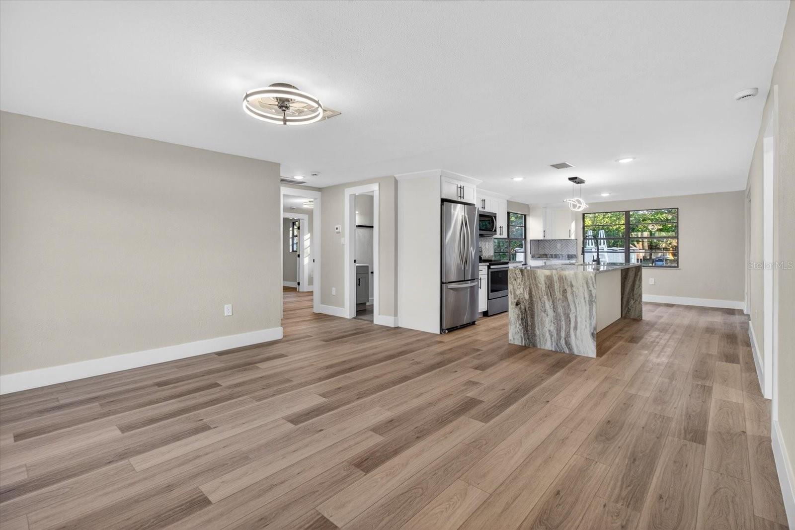 Image 5 of 43 For 5612 Mallow Street