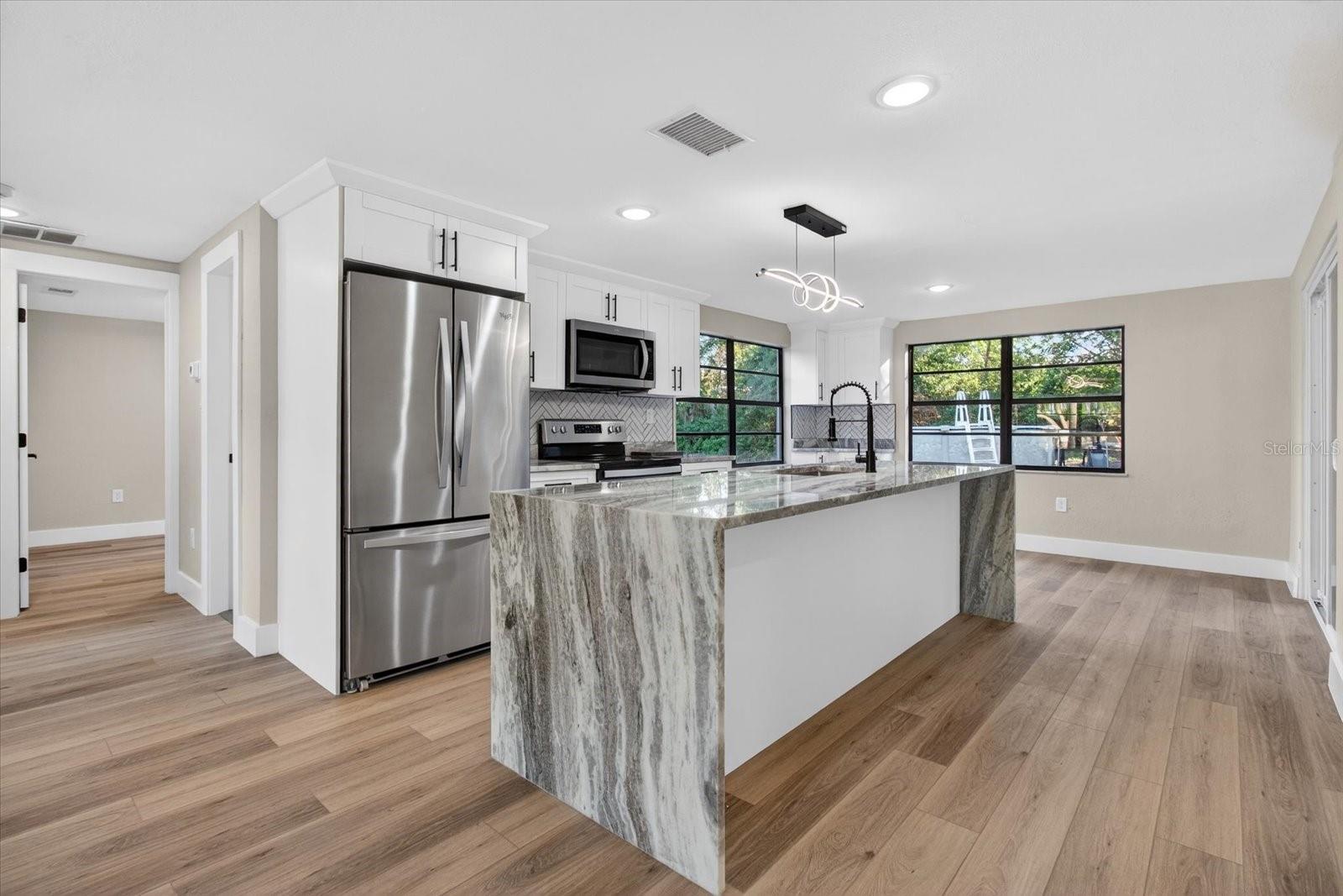 Image 6 of 43 For 5612 Mallow Street