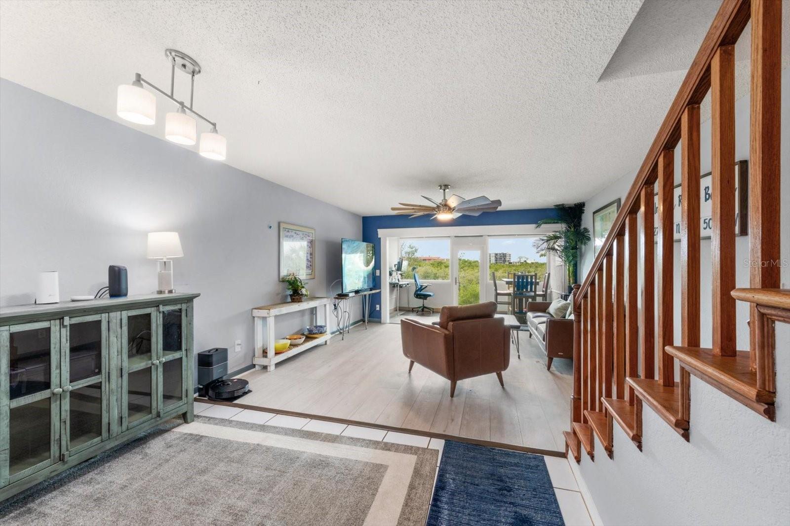 Image 11 of 40 For 9434 Tara Cay Court 25