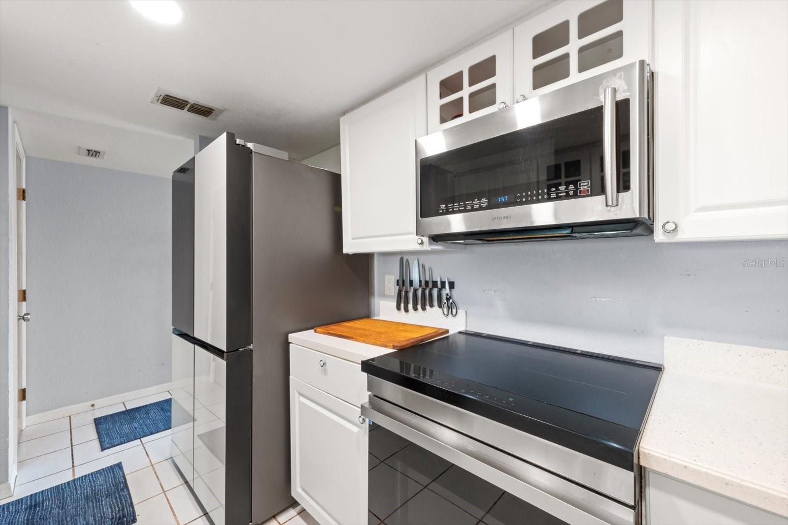 Image 13 of 40 For 9434 Tara Cay Court 25