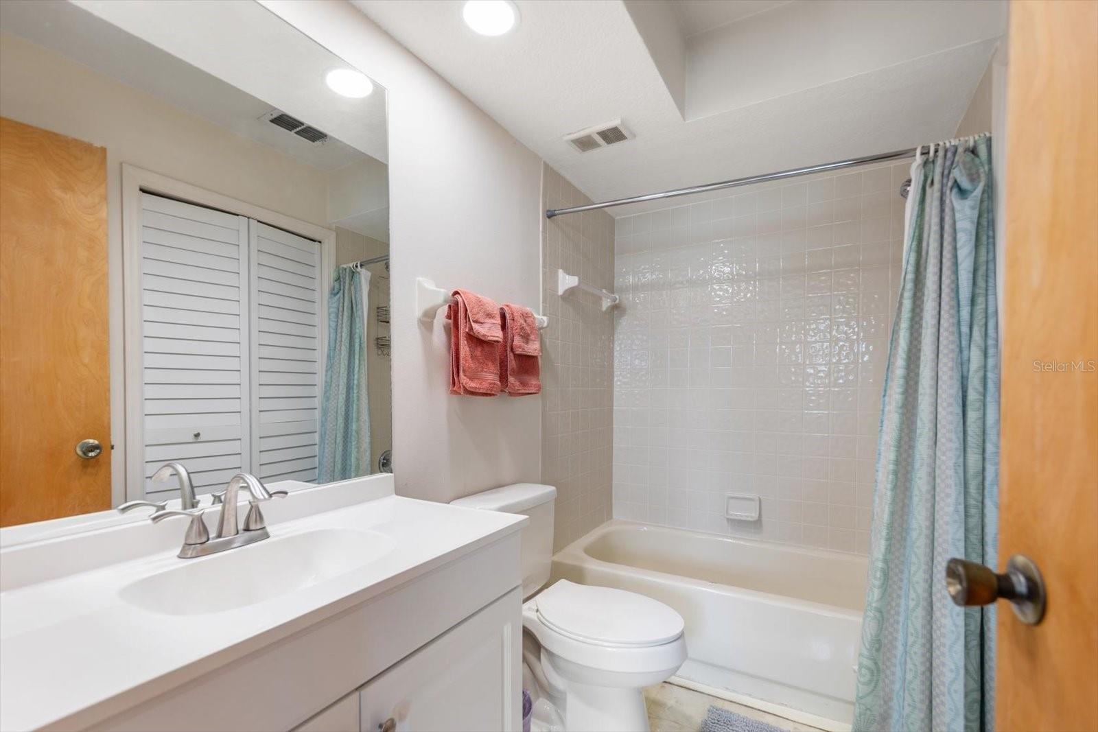 Image 19 of 40 For 9434 Tara Cay Court 25