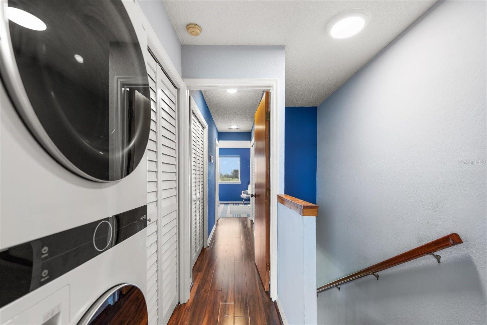 Image 20 of 40 For 9434 Tara Cay Court 25