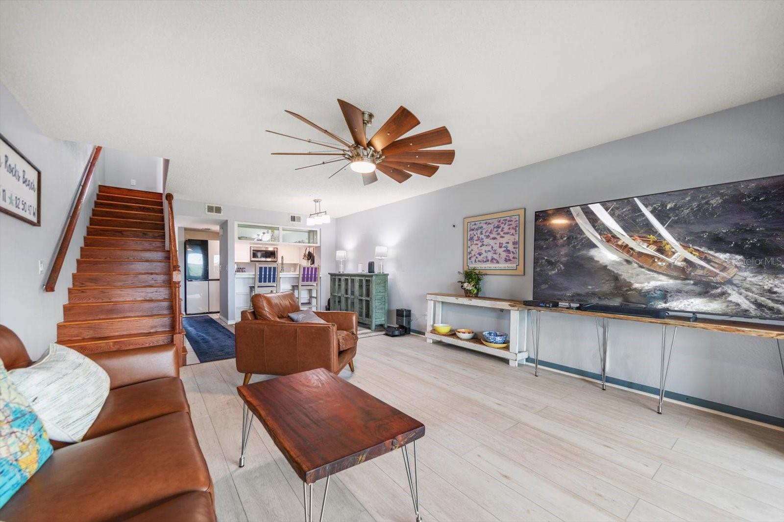 Image 4 of 40 For 9434 Tara Cay Court 25