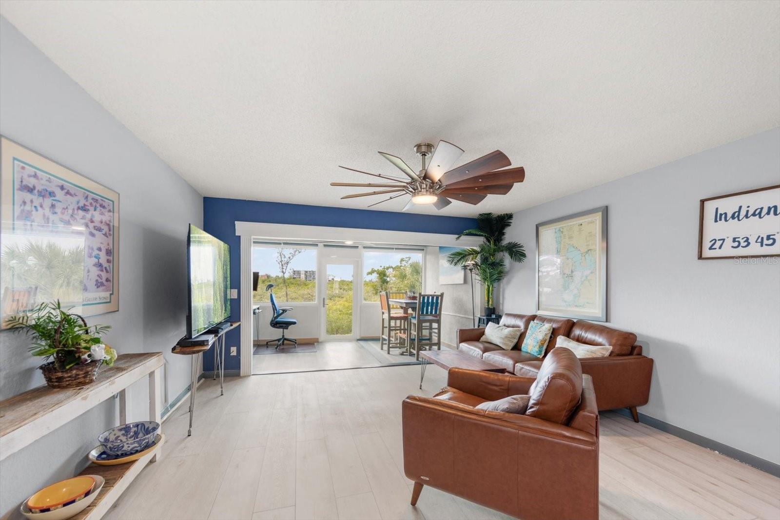 Image 8 of 40 For 9434 Tara Cay Court 25