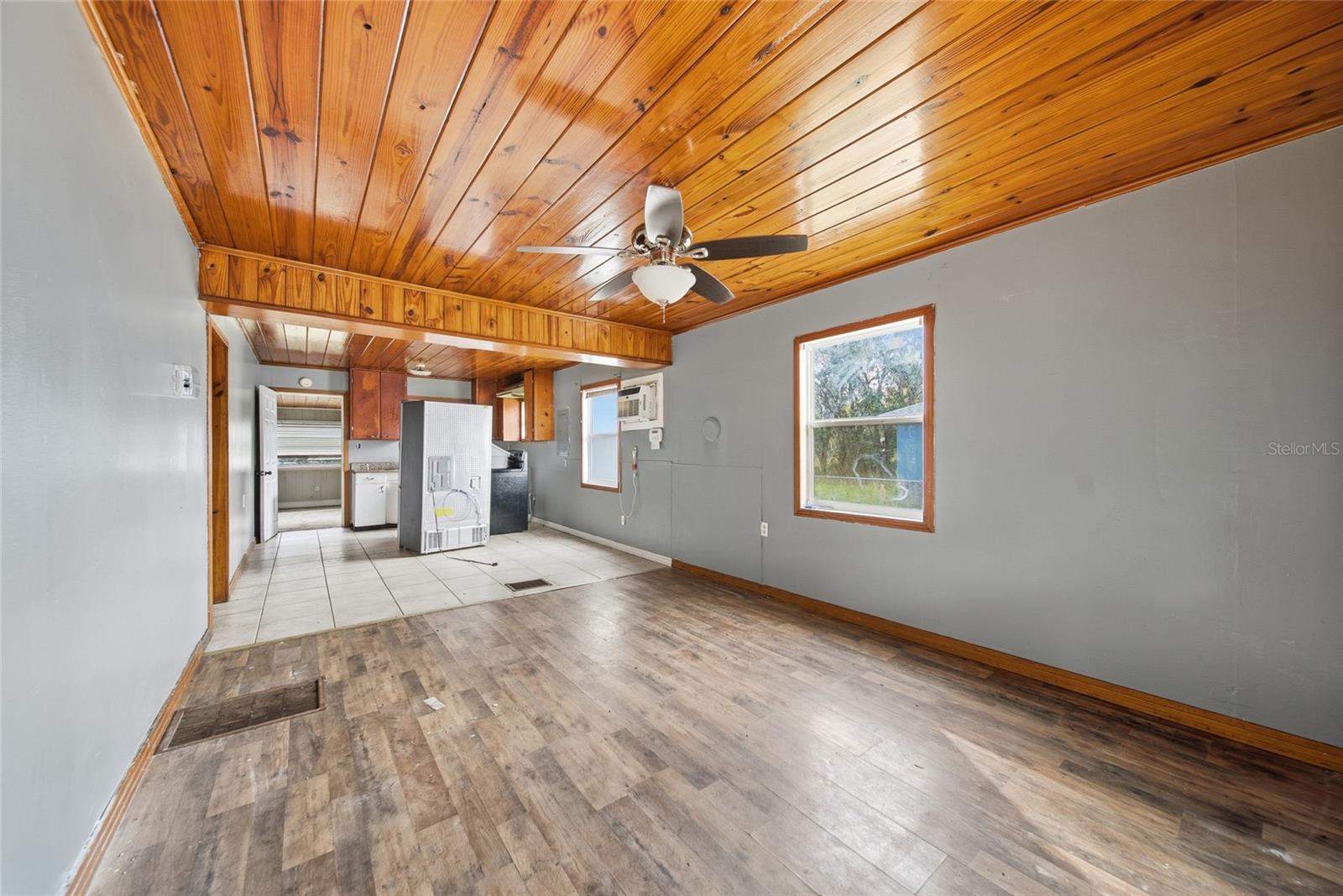 Image 7 of 23 For 37236 Poinsettia Avenue