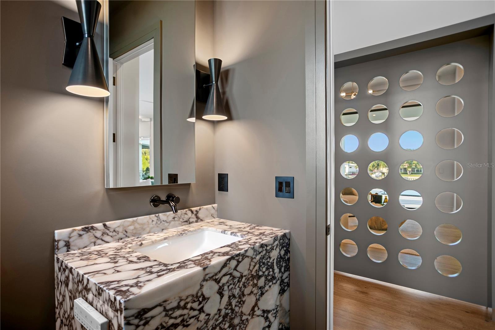 Image 13 of 44 For 1075 31st Terrace Ne