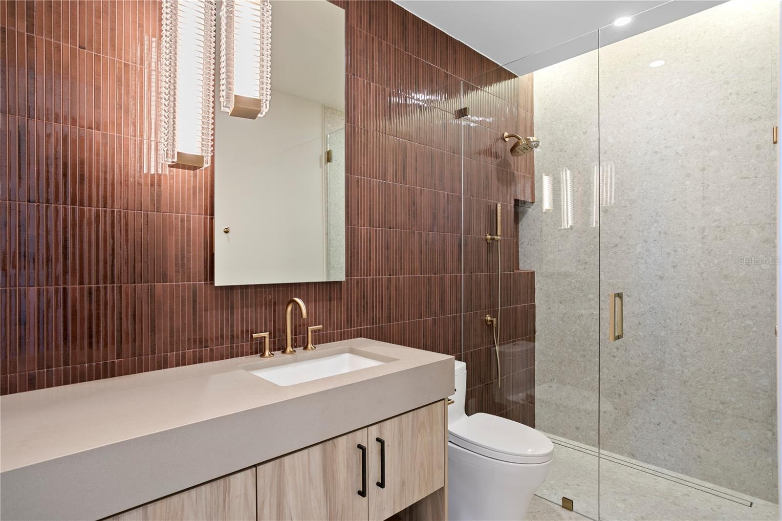 Image 28 of 44 For 1075 31st Terrace Ne