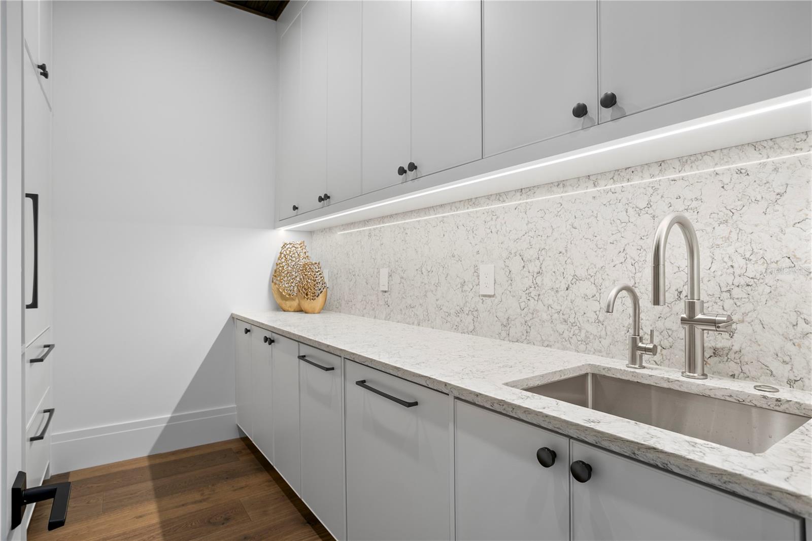 Image 35 of 44 For 1075 31st Terrace Ne