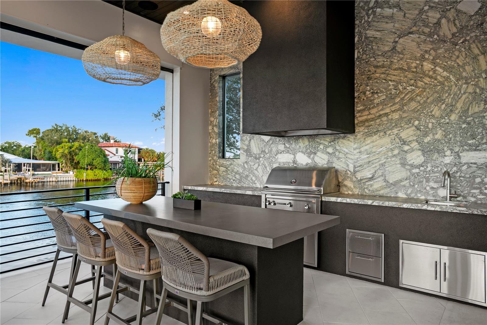 Image 37 of 44 For 1075 31st Terrace Ne