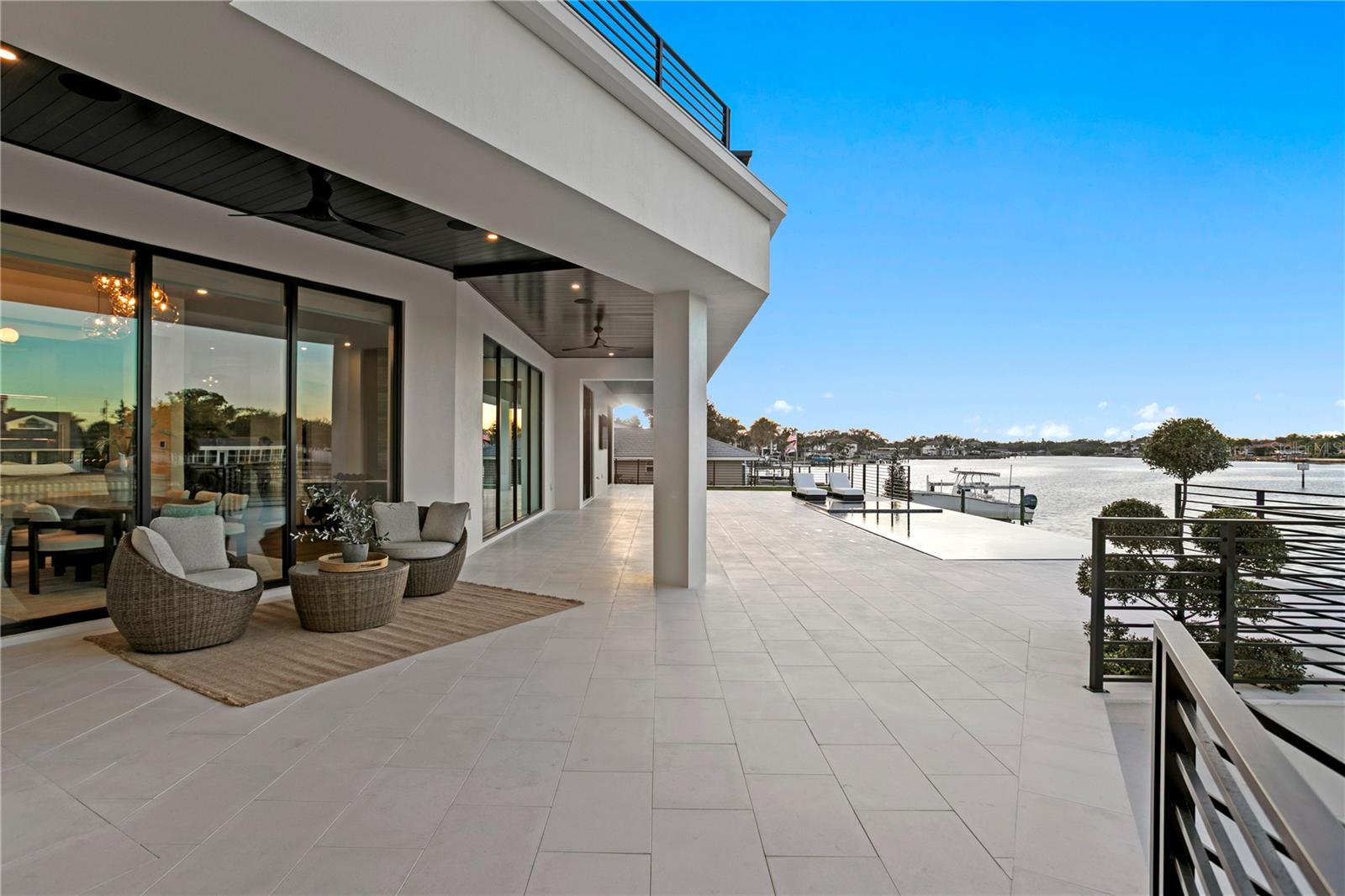 Image 38 of 44 For 1075 31st Terrace Ne