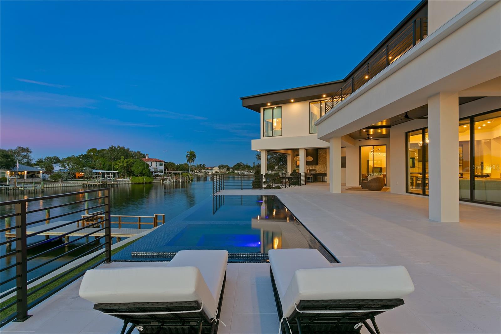 Image 40 of 44 For 1075 31st Terrace Ne